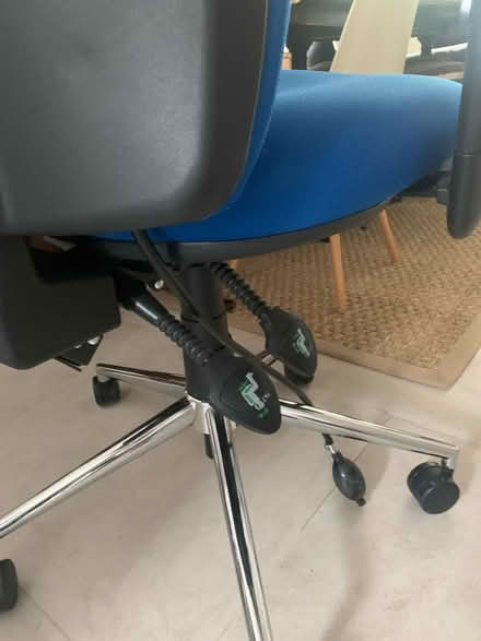 Photo of free Blue office chair… swivel (Central Tunbridge wells TN1) #4