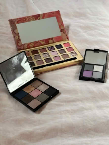 Photo of free Eye Shadow Palettes (Chailey) #1