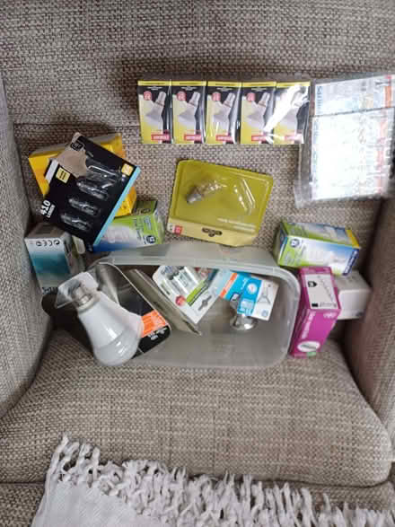 Photo of free Assorted lightbulbs (Chippenham SN14) #1