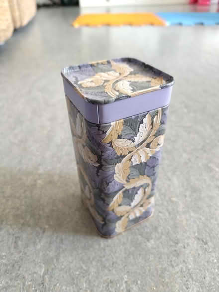 Photo of free V&A tin (Marshalswick AL4) #1