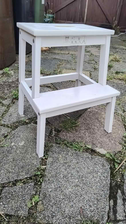 Photo of free Wooden steps (Stoneleigh KT17) #1