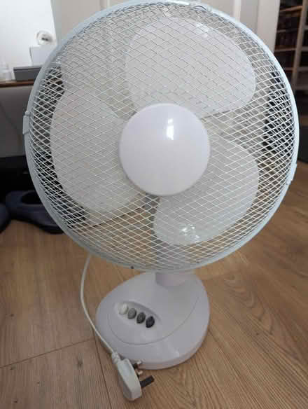 Photo of free Desk fan (Swarkestone DE73) #1