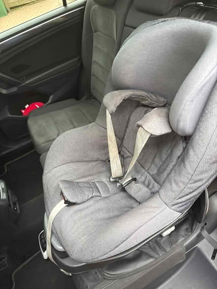 Photo of free Car seat for baby upto 4 year old (Croxley Green WD3) #2