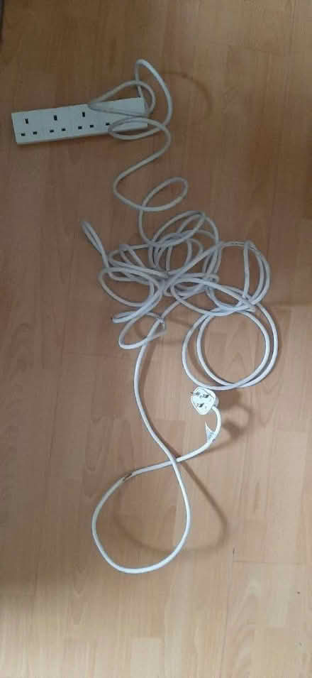 Photo of free 10m extension cord (Loanhead EH20) #1