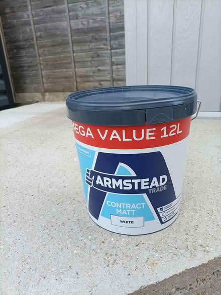 Photo of free White paint (Gosport PO13. BRIDGEMARY) #1