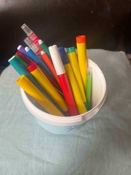 Photo of free Pot of market pens (Emscote Mill CV34) #1