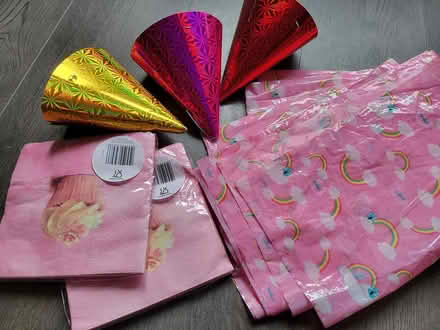 Photo of free Party napkins, tablecloth, hats (Tamworth B77) #1