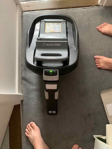 Photo of free Maxi cosi car seat isofix (W12) #1