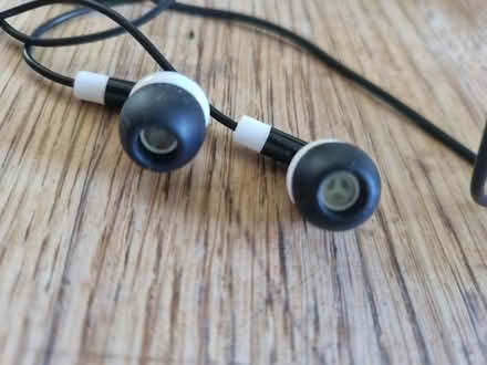 Photo of free Earphones (Herne Hill / dulwich SE21) #2