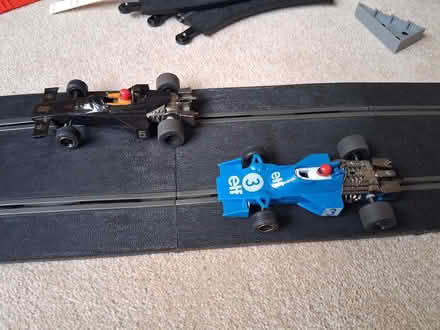 Photo of free Scalextric 400 race car set - both cars tested and working (Bernards Heath AL1) #2