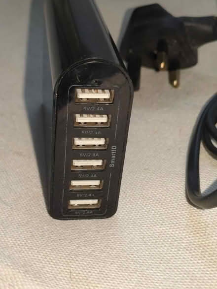 Photo of free USB charger 6 way (Sheffield Lane Top S5) #2