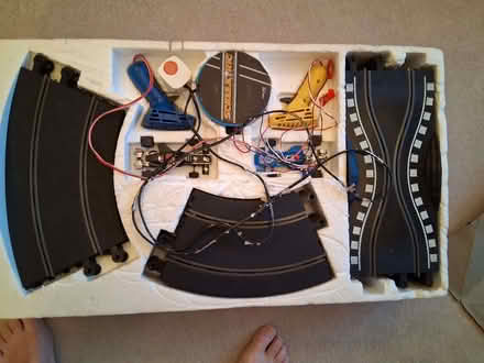 Photo of free Scalextric 400 race car set - both cars tested and working (Bernards Heath AL1) #4