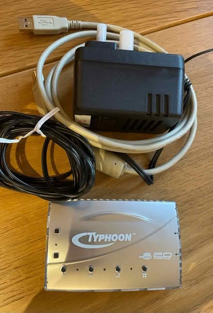 Photo of free USB 2.0 Hub (4 port) (Potters Bar EN6) #2