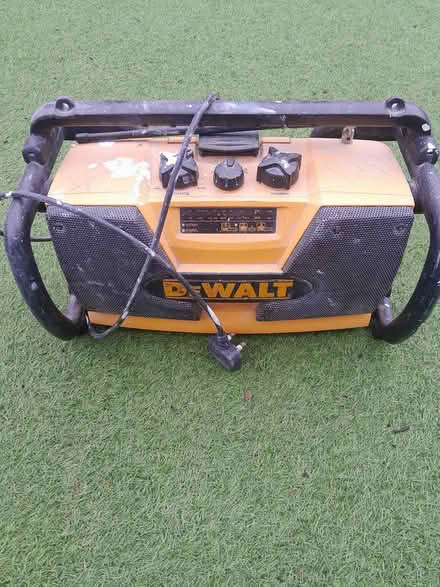 Photo of free DeWALT site FM/MW radio (Whitefield M45) #1