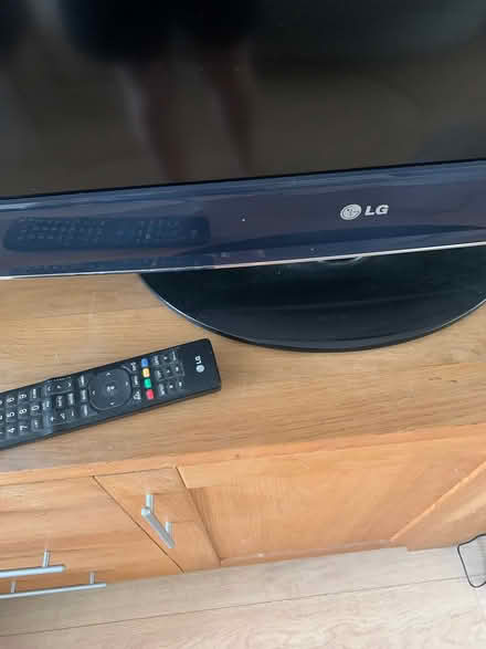 Photo of free 32 inch LG TV (London N21) #2