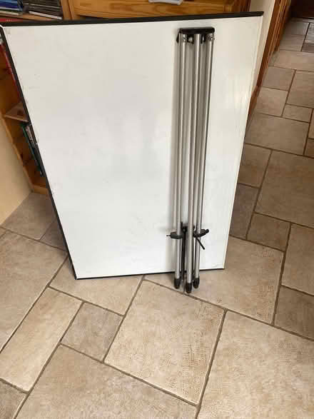 Photo of free White board and easel (Sutton Coldfield B75) #1