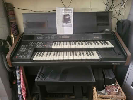 Photo of free Technics Electric Organ (Forest Gate E7) #1