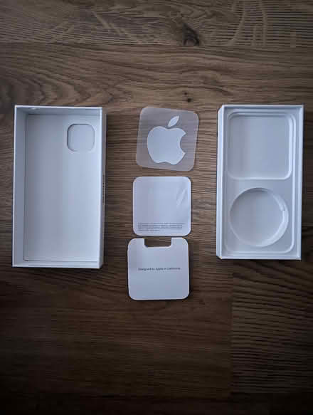 Photo of free iPhone 13 - Empty box (IG4) #2