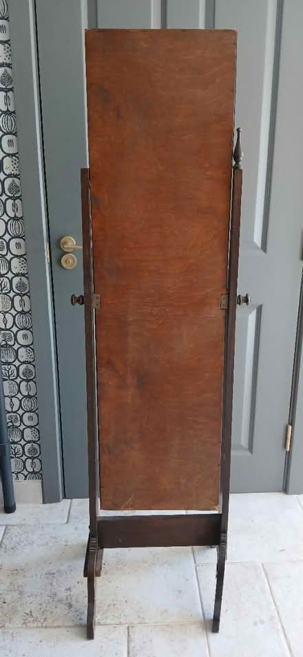 Photo of free Freestanding mirror (BS7) #2