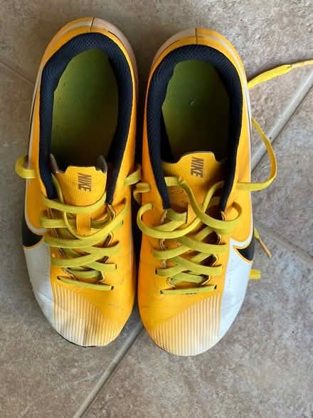 Photo of free Football boots UK size 5.5 (Ballards CR2) #1