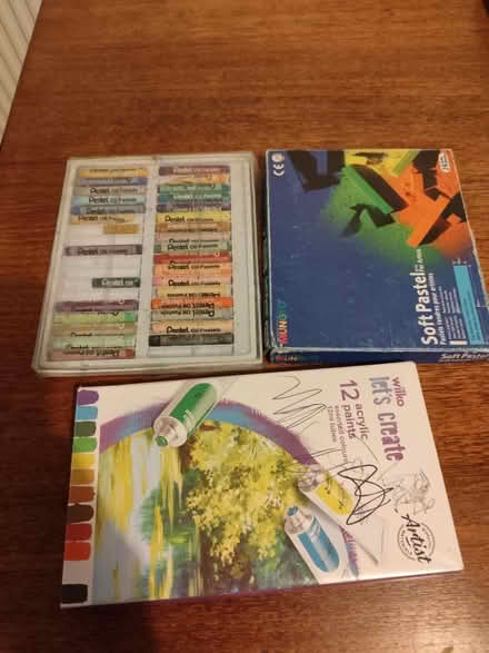 Photo of free Art supplies (Tottenham Hale N17) #2