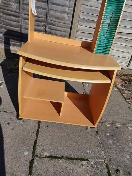 Photo of free work station/desk (Mill Hill NW7) #1