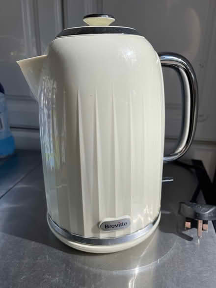 Photo of free Several items - might suit a uni student (Sanderstead CR2) #2