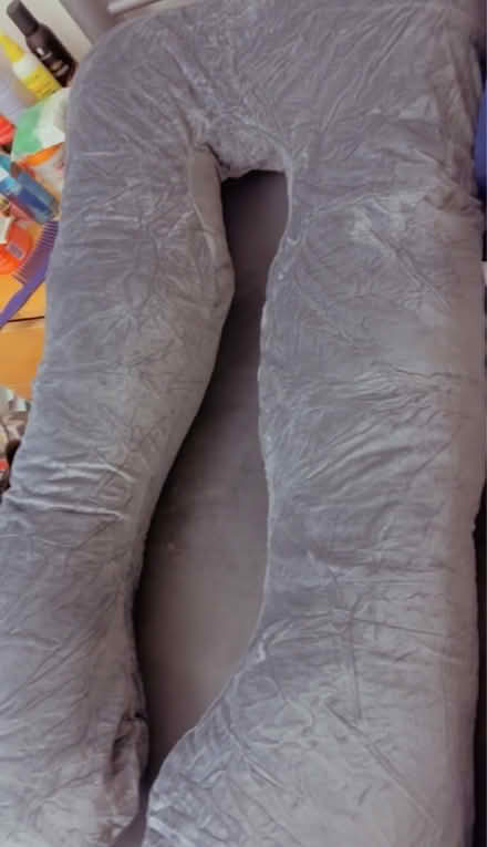 Photo of free Pregnancy pillow (Bd1) #1