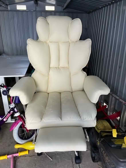 Photo of free Very large office chair (DN11 (New Rossington)) #1