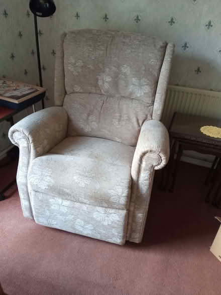 Photo of free Hsl lift and rise chair (Hockley Heath CP B94) #1