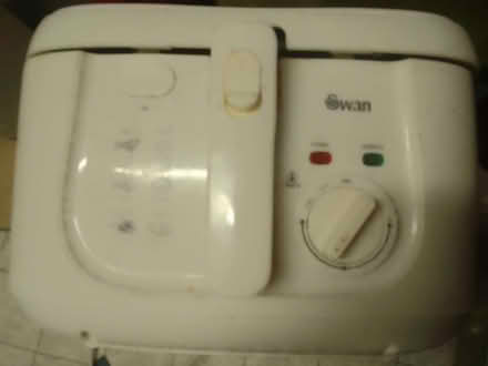 Photo of free swan deep fat fryer white (Askew Road W12) #1