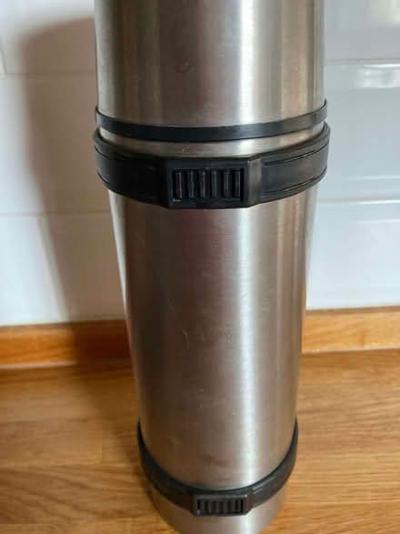 Photo of free 1L/one litre Stainless Steel Flask with screw on cup (Calthwaite CA11) #2