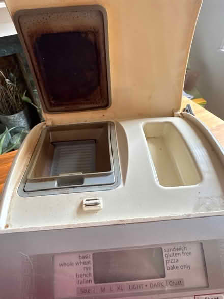 Photo of free Bread Maker. Panasonic SD255 (Isleworth. TW7) #3