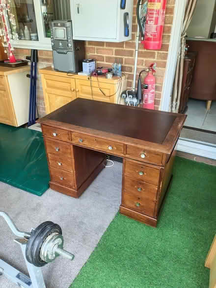 Photo of free Desk (Aylesbury HP19) #1