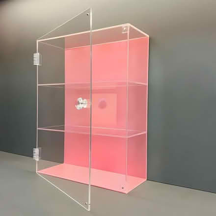 Photo of Glass or Acrylic Display Cabinet (DE1) #1