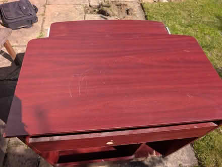 Photo of free A computer desk (Northchurch HP4) #4