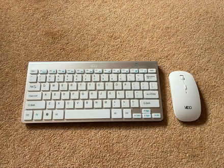Photo of free Wireless Keyboard and Mouse (Malvern Link WR13) #1