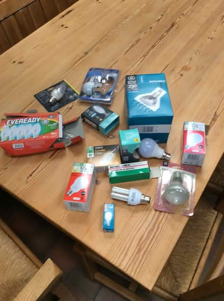 Photo of free Various light bulbs (OX3 near Nuffield orthopaedic) #1