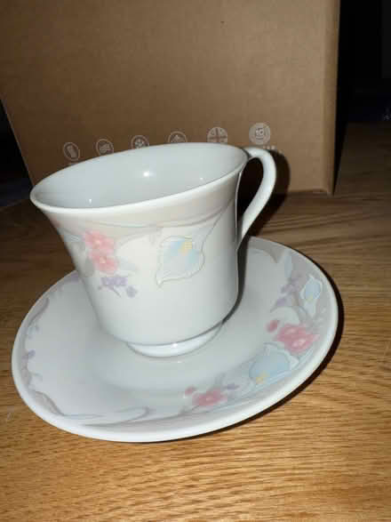 Photo of free Crockery set (Hanworth) #2