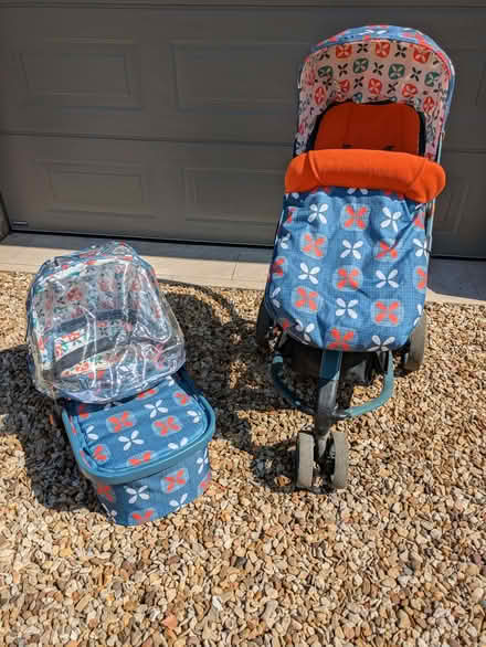 Photo of free Cosatto Giggle 3 Pram/Carrycot and Pushchair (Stanfield NR20) #3