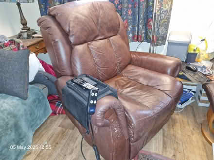 Photo of free Electric rise and recline chair (Whiteway GL6) #1