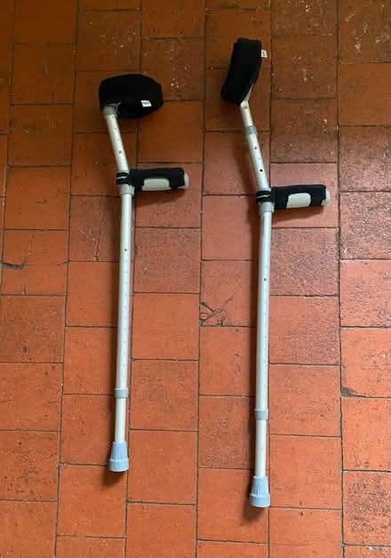 Photo of free Pair of crutches (Wellington TF1) #1