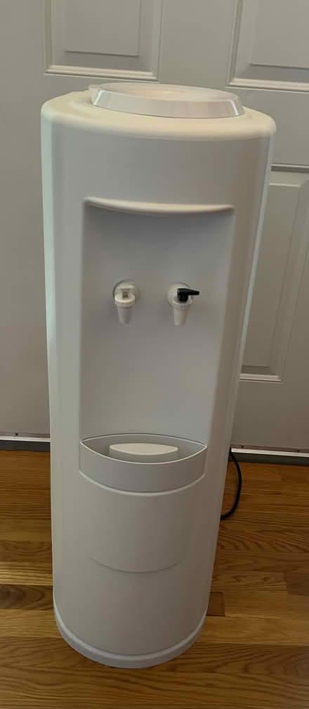 Photo of free Water dispenser (North Acton) #1