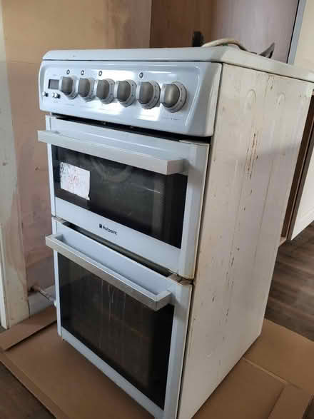 Photo of free Hotpoint EW48P electric cooker (Mannings Heath, RH13) #2
