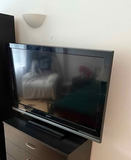Photo of free 40 Inch TV (Se20 8sg) #1