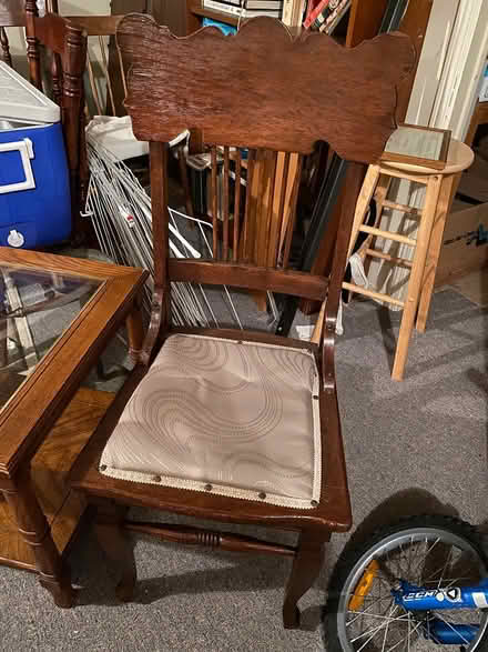 Photo of free Antique chair (Bank/hunt club) #1