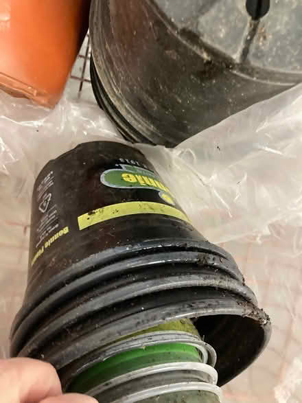 Photo of free Plastic flower pots (10470 Woodlawn) #1