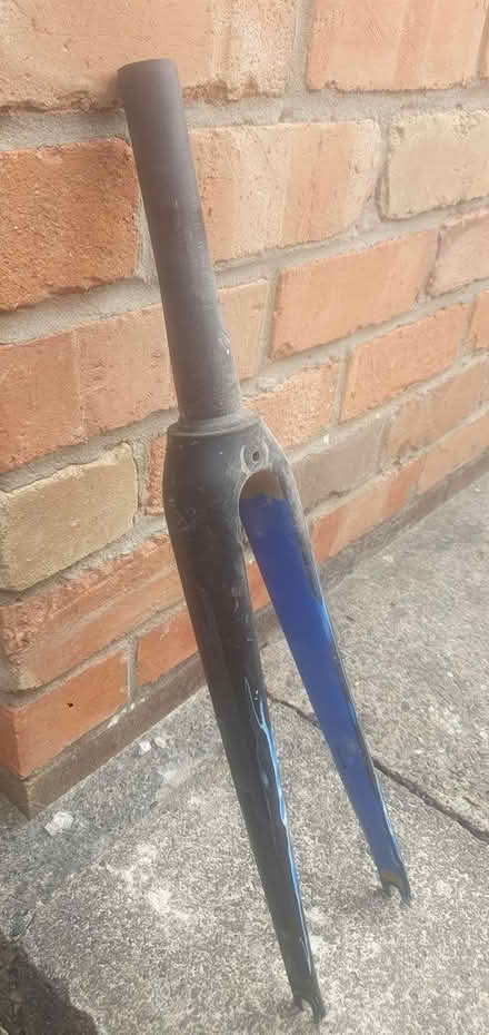 Photo of free Carbon fork (Sandbed Lane Belper DE56 0SJ) #3