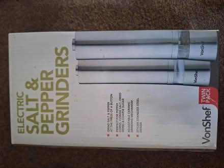 Photo of free Electric salt & pepper grinders (Waterside HP5) #3