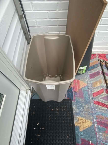 Photo of free Kitchen size trash can (Brightwood Park/Petworth DC) #3